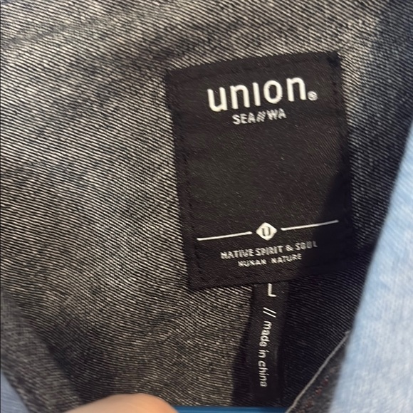 Union Large Men's Blue Patterned button up short sleeve Shirt - Picture 2 of 4